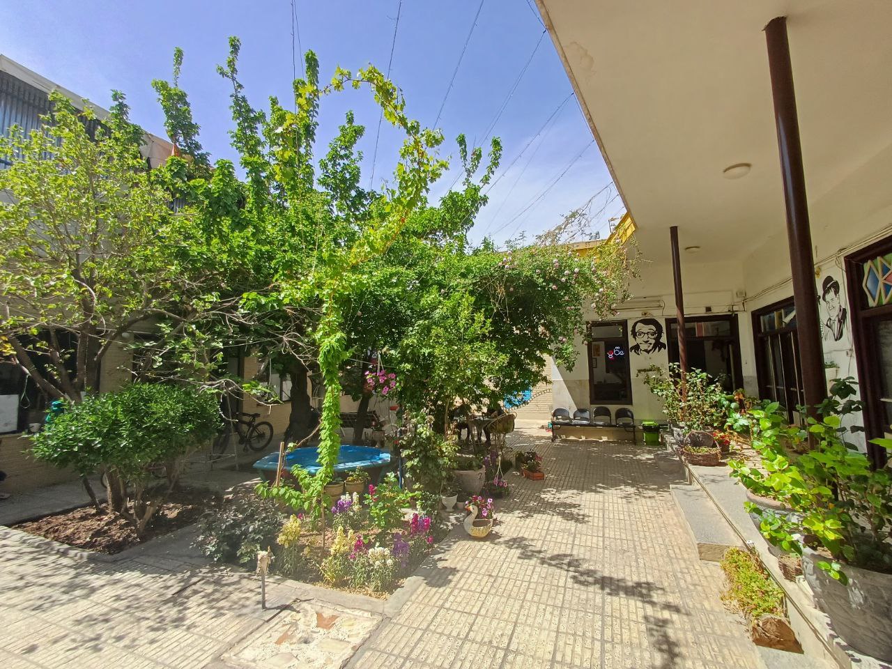 عمارت هنری قاب و نقاب